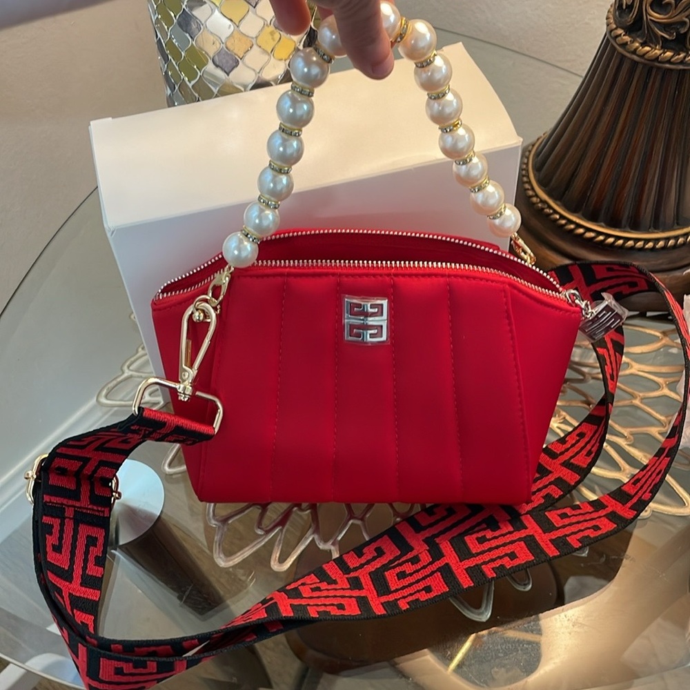 Givenchy - Picture 8 of 12